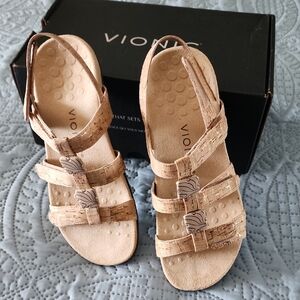 Vionic Women's Beige Strappy Sandals
